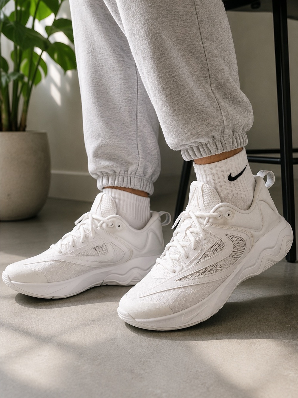 Nike Giannis Immortality 3 White Basketball Shoes Men’s 11.5 NWT - Picture 2 of 12
